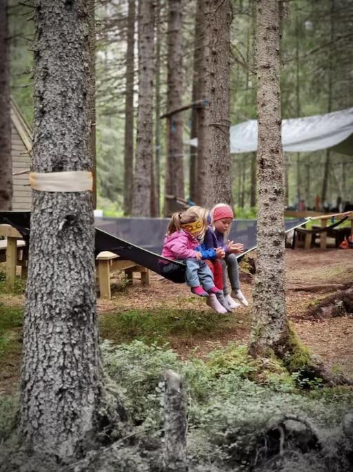 Hotel Treetop Ekne - Hytte I Skogen Med Hengebru Levanger Exterior foto